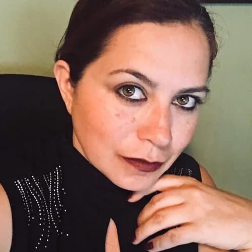 Ariel Viquez - Abogada y Notaria Pública